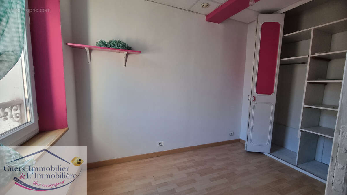 Appartement à LA CRAU