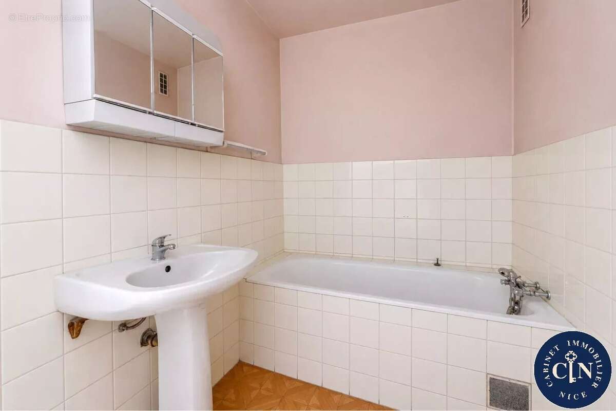 Appartement 73 m² à Nice  - photo 8