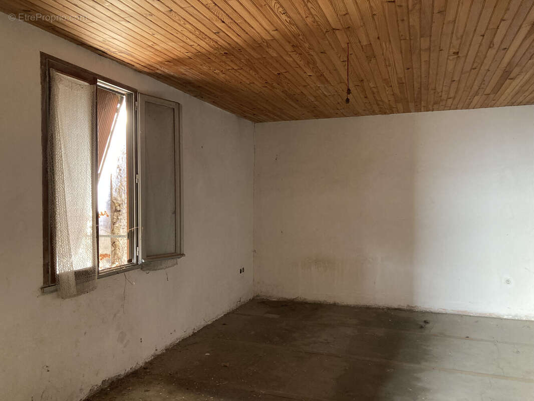 Appartement à FONTAINE-DE-VAUCLUSE