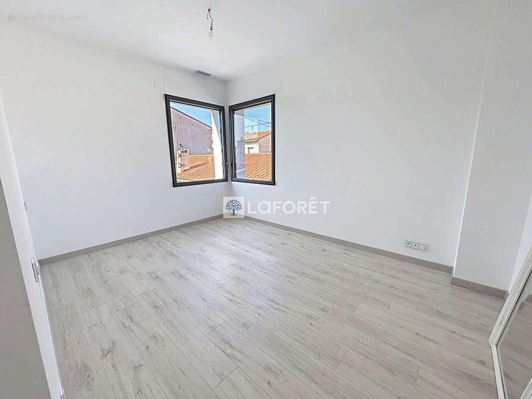 Perpignan Maison contemporaine  -147 m² - 4 faces - Terrain traversant de 500 m² - photo 3