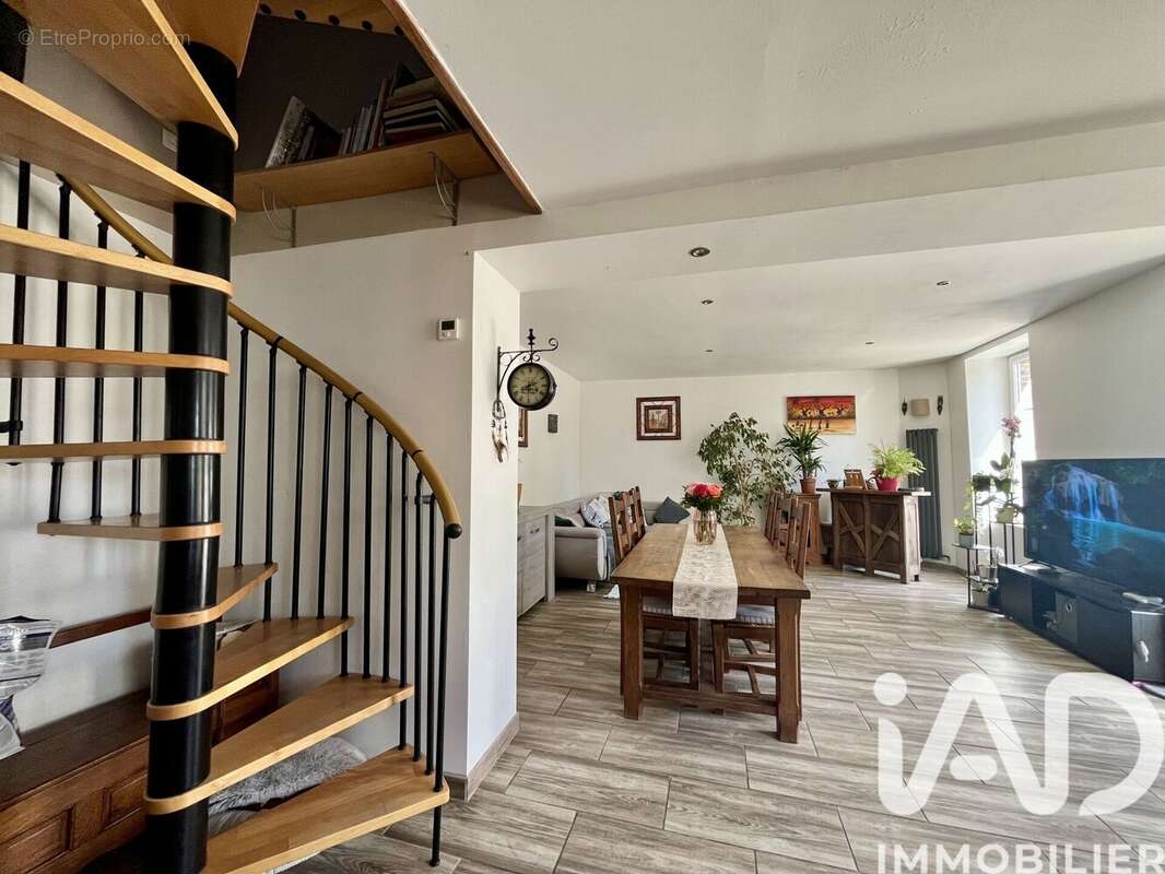 Maison 130 m² à Villemer  - photo 4