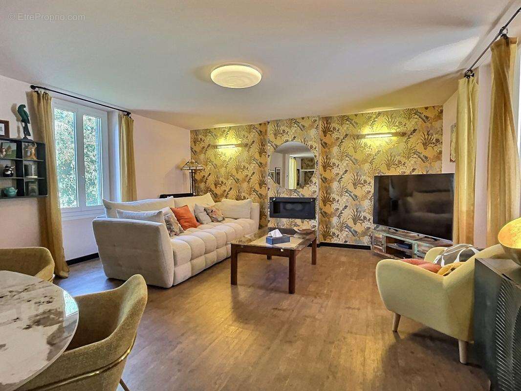 Maison à SAINT-JUERY