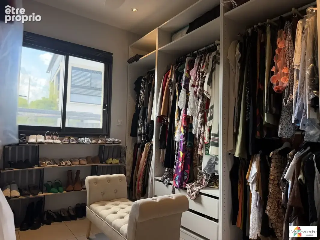chambre 2 actuellement en dressing