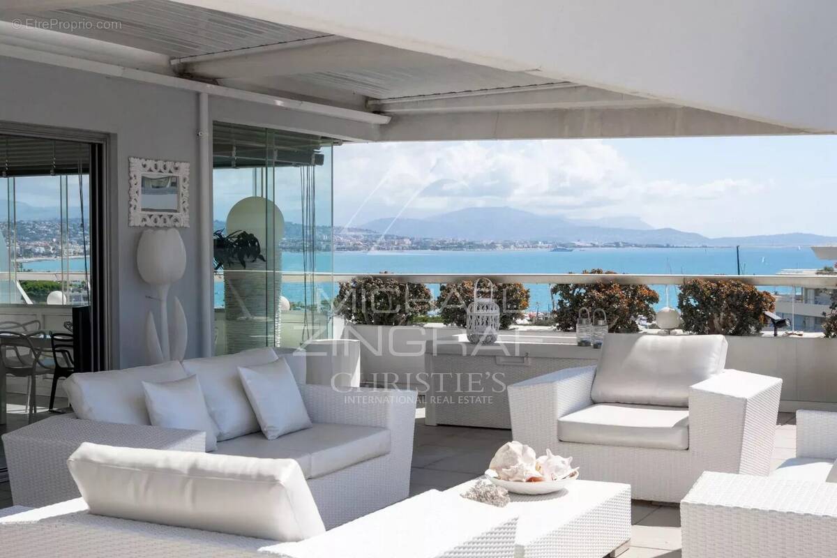 Appartement à VILLENEUVE-LOUBET