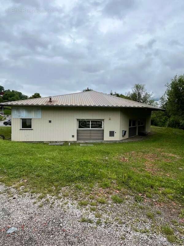 Commerce à MONT-SAXONNEX