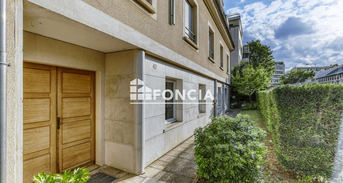 Maison à ISSY-LES-MOULINEAUX