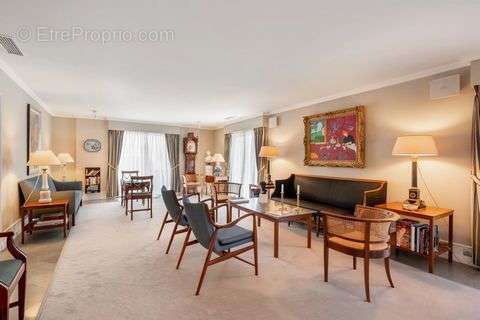 Appartement à MANDELIEU-LA-NAPOULE