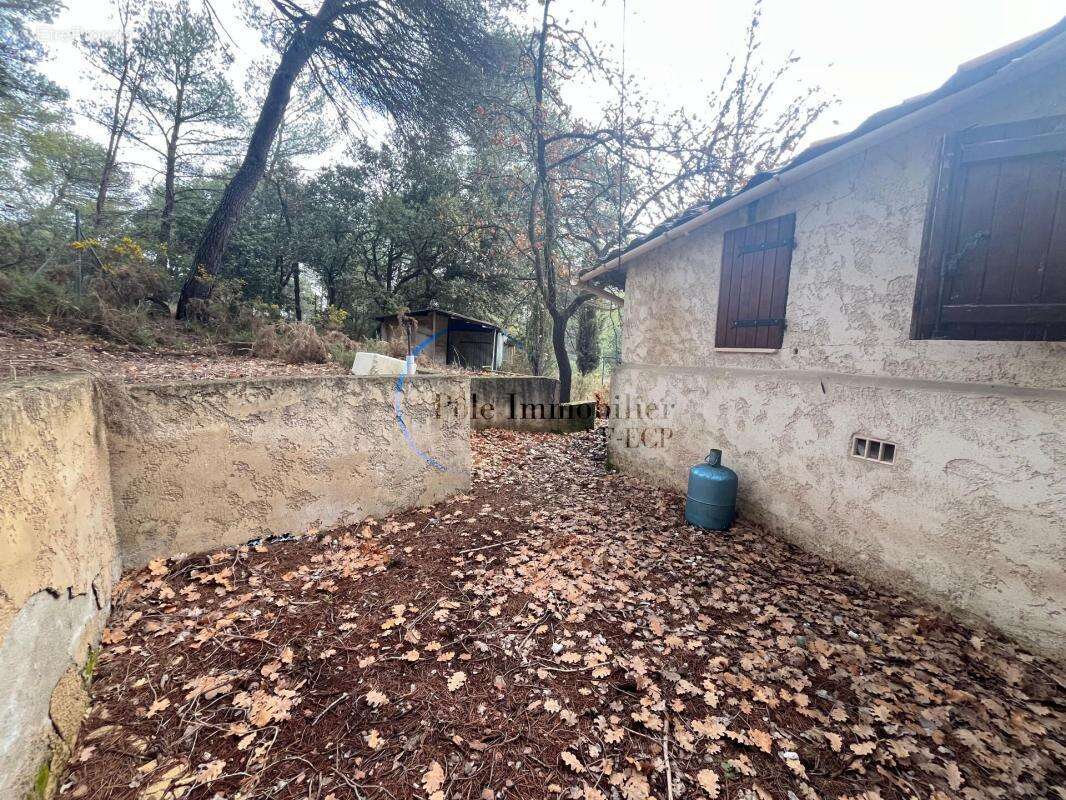 Maison à MEYRARGUES