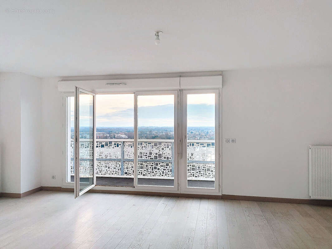 Appartement à VILLENAVE-D&#039;ORNON