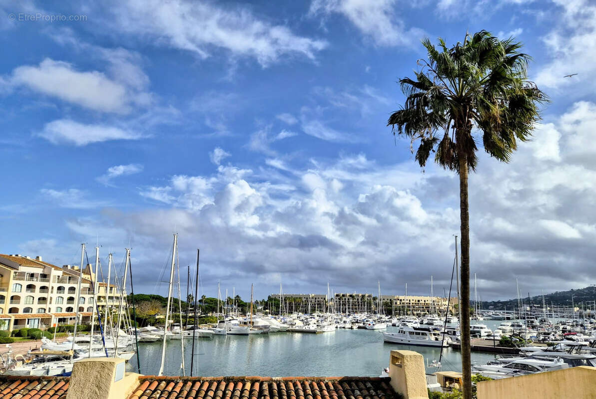 Appartement à COGOLIN