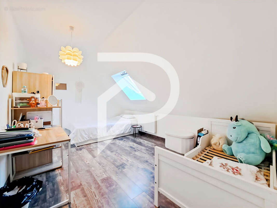 Maison à MILLY-SUR-THERAIN