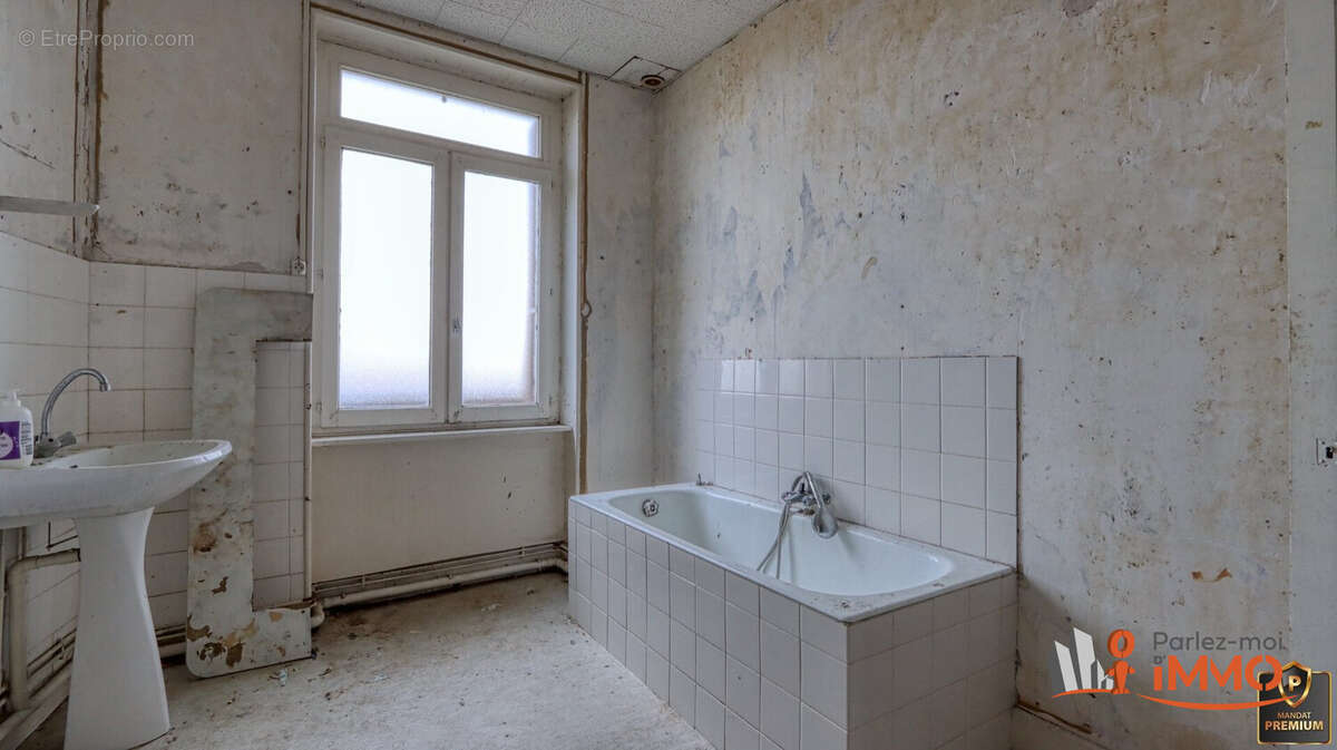 Appartement 480 m² à Usson-En-Forez  - photo 8