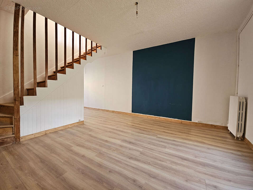 Maison à MAUZE-SUR-LE-MIGNON