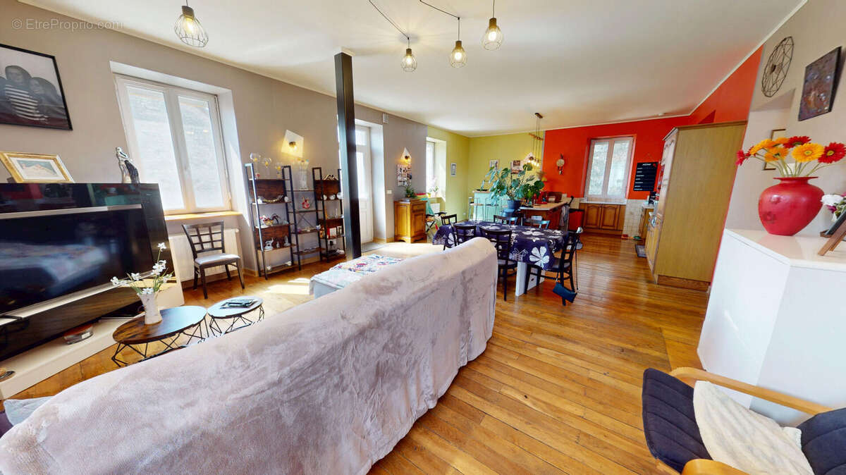 Appartement à CORLIER