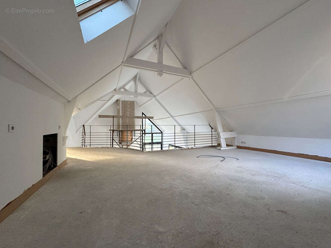 Maison à LES MESNULS