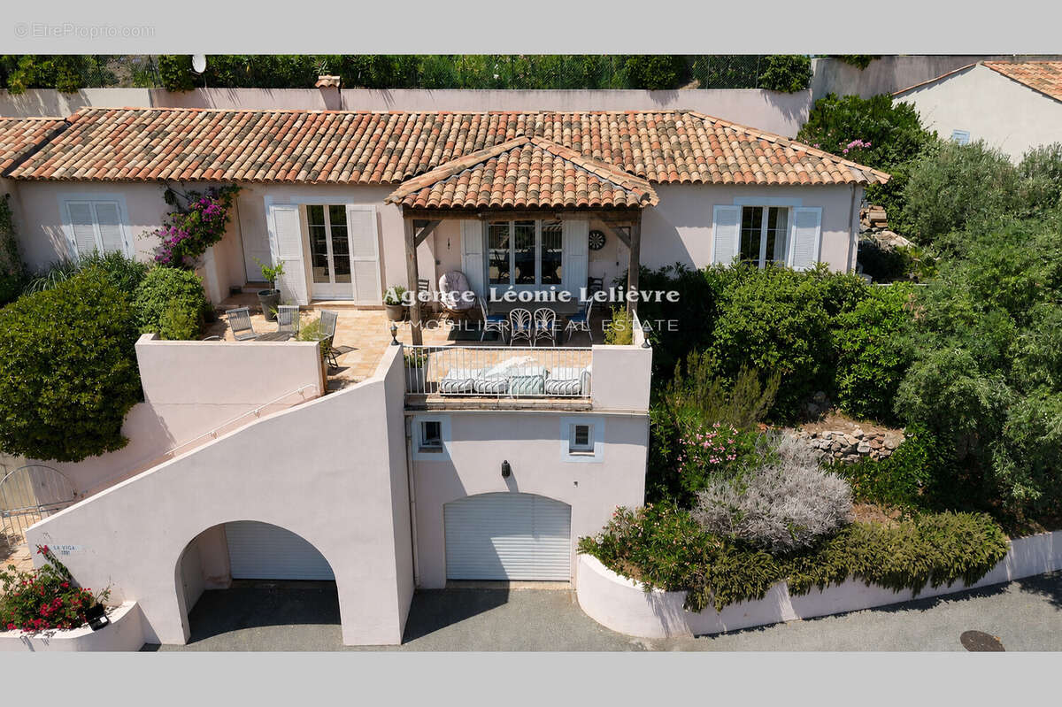 Maison à LES ISSAMBRES