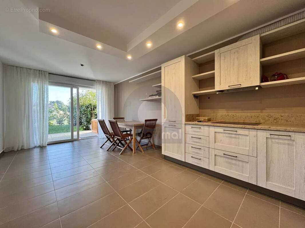 Appartement à ROQUEBRUNE-CAP-MARTIN
