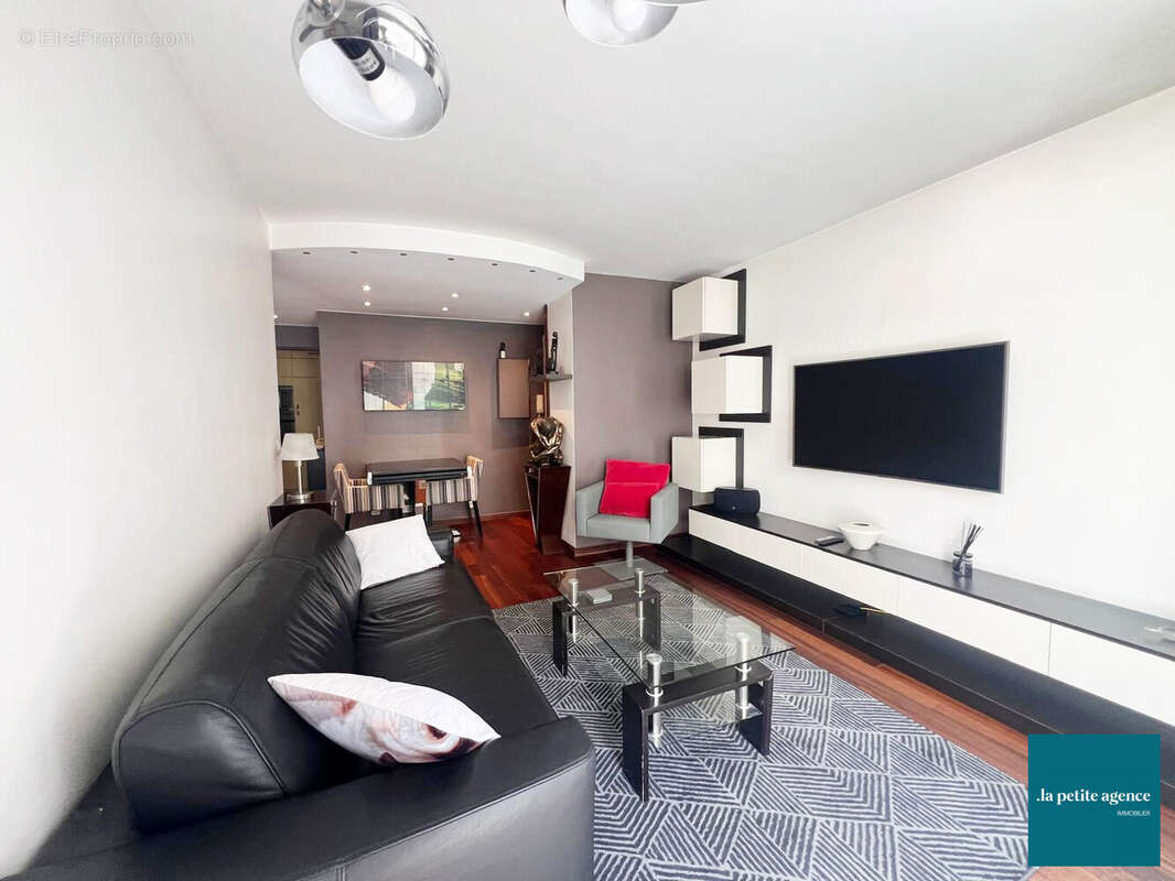 Appartement à PARIS-10E