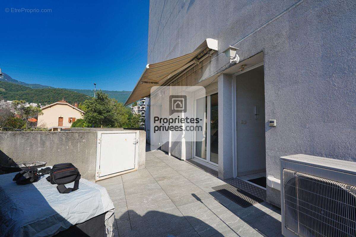 Appartement à SEYSSINET-PARISET