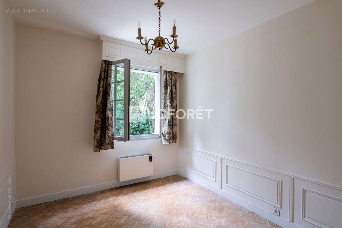 Maison à LA CELLE-SAINT-CLOUD