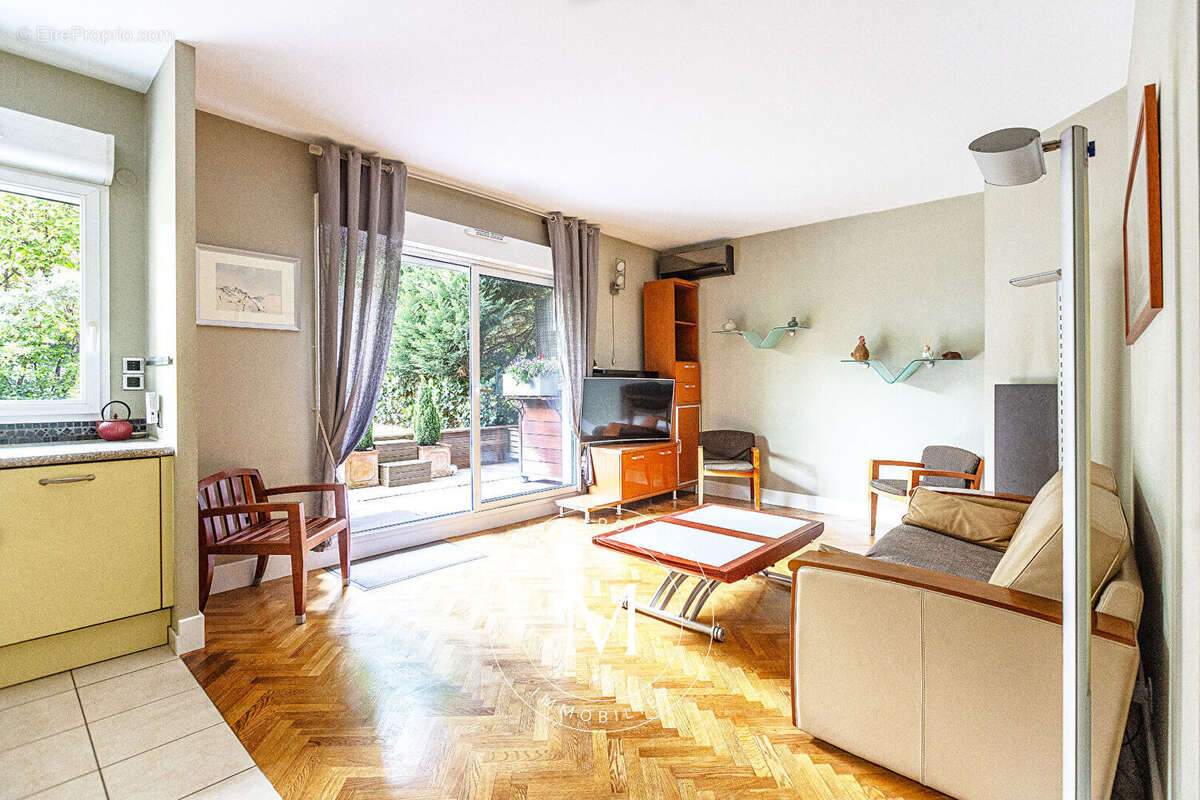 Appartement à MONTROUGE