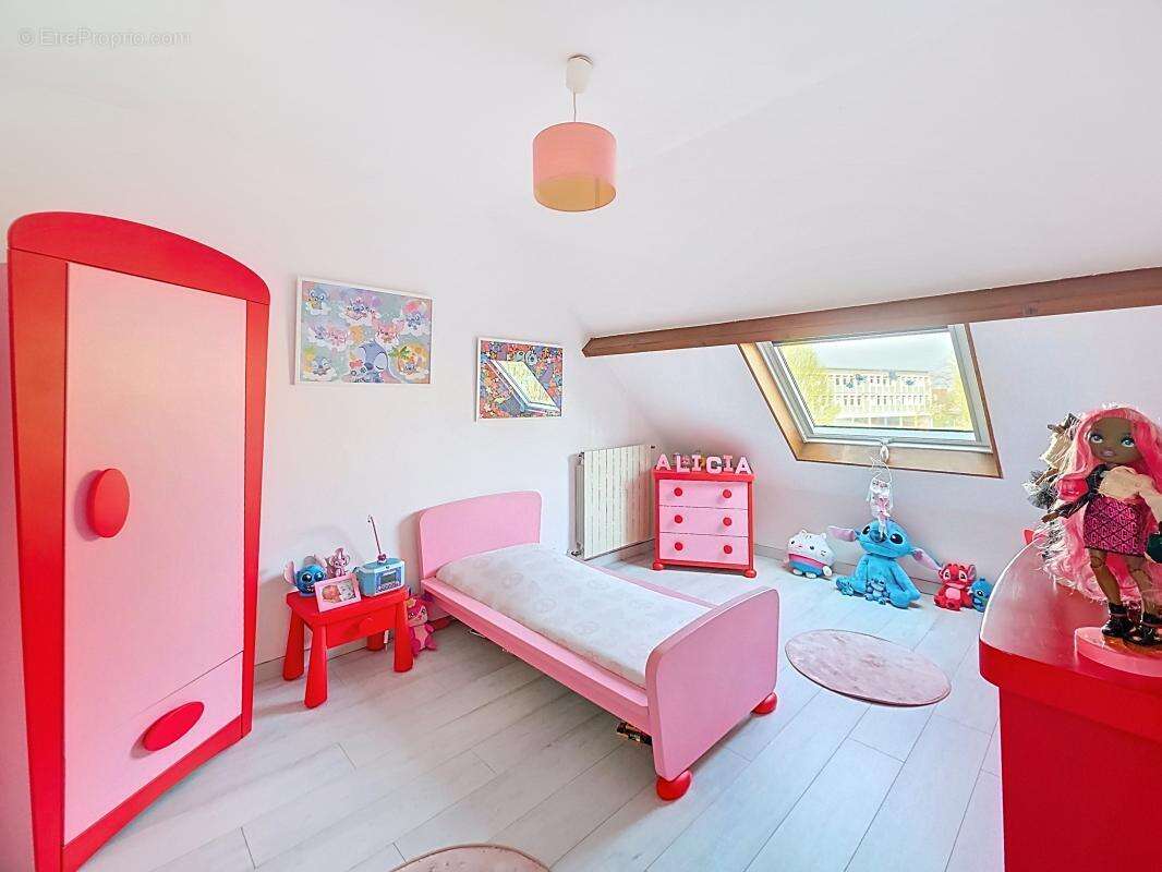 Maison à CHENNEVIERES-SUR-MARNE