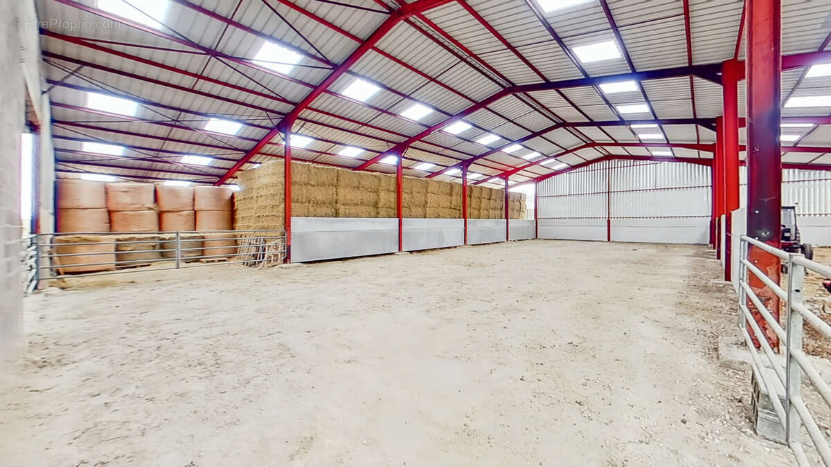 Maison à AZANNES-ET-SOUMAZANNES