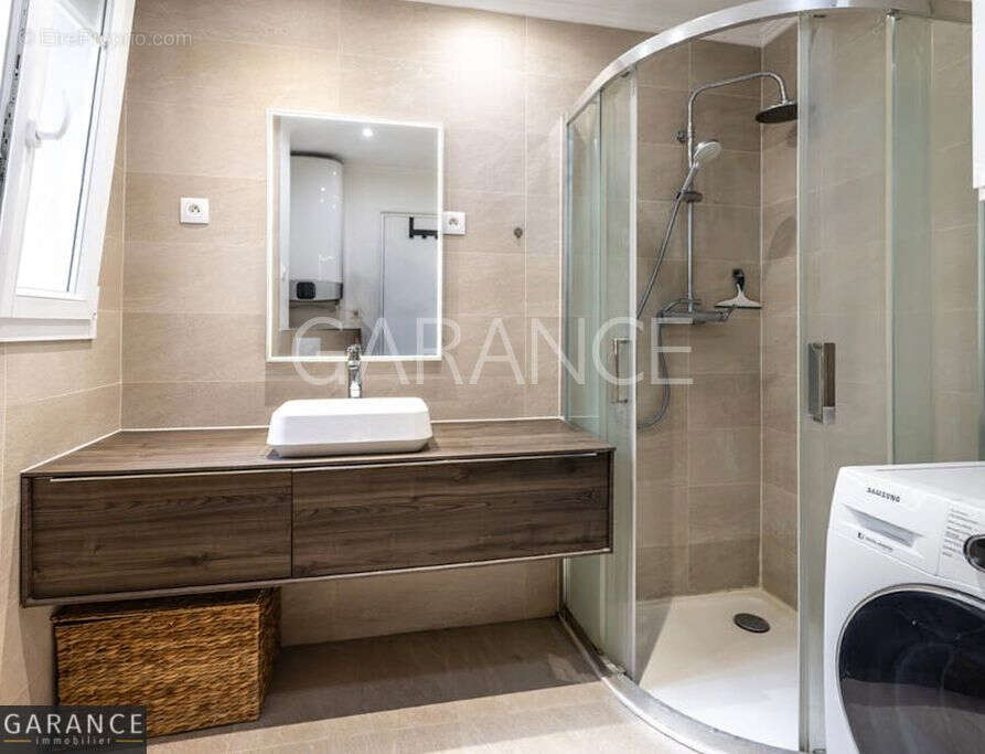 Appartement à PARIS-11E