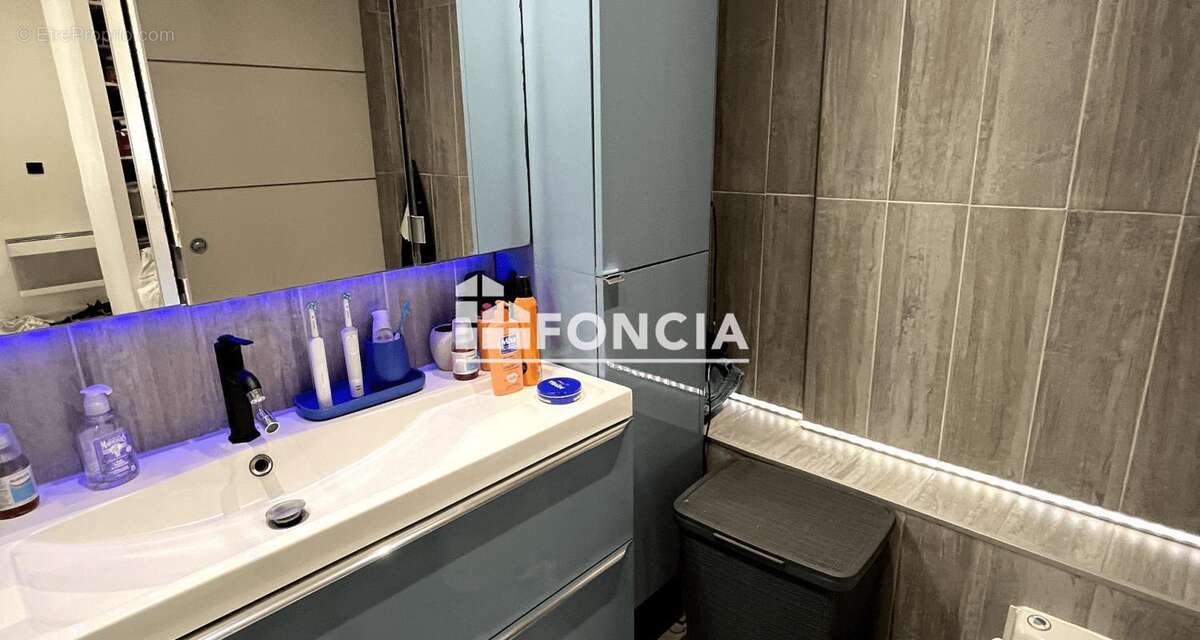 Appartement à MANDELIEU-LA-NAPOULE