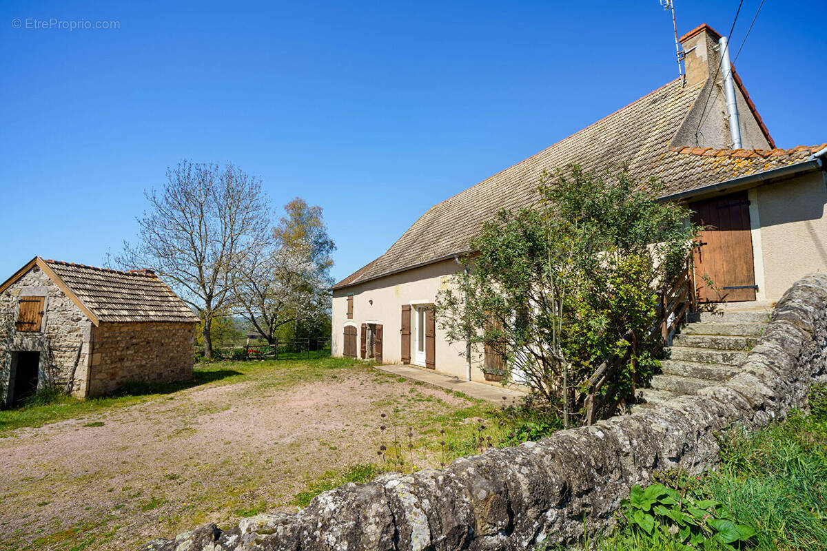 Maison à CHAROLLES