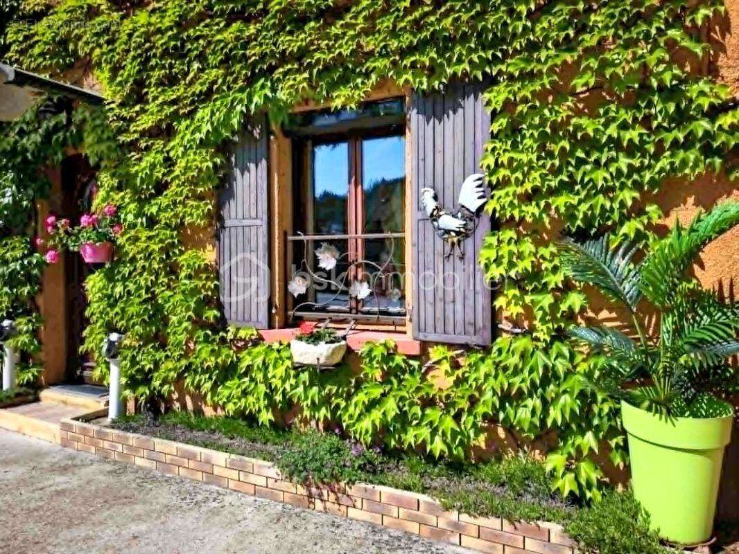Maison à SAIL-SOUS-COUZAN