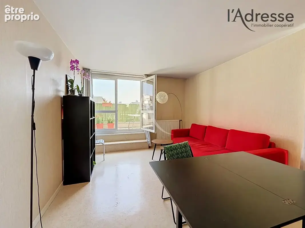 Appartement Suresnes - Vendu loué -  2 pièces 44m2 -Terrasse -18m²  Cave - parking - photo 2