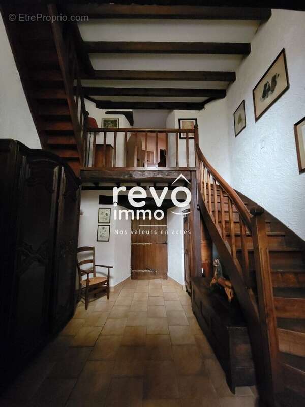 Maison à SAINT-REMY-EN-MAUGES