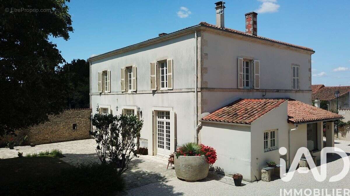 Photo 2 - Maison à SAINT-SAUVEUR-D'AUNIS