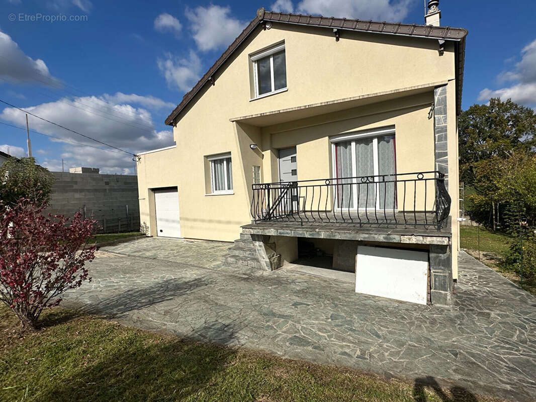 Maison à COUBRON