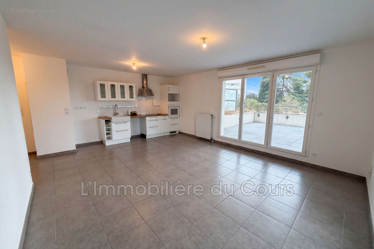 Appartement 62 m² à Marseille-9e  - photo 3