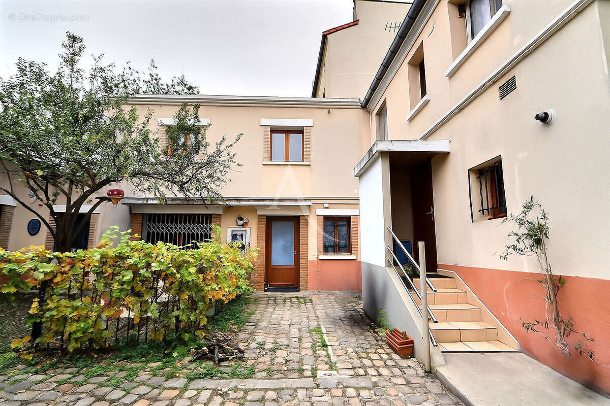 Appartement à AUBERVILLIERS