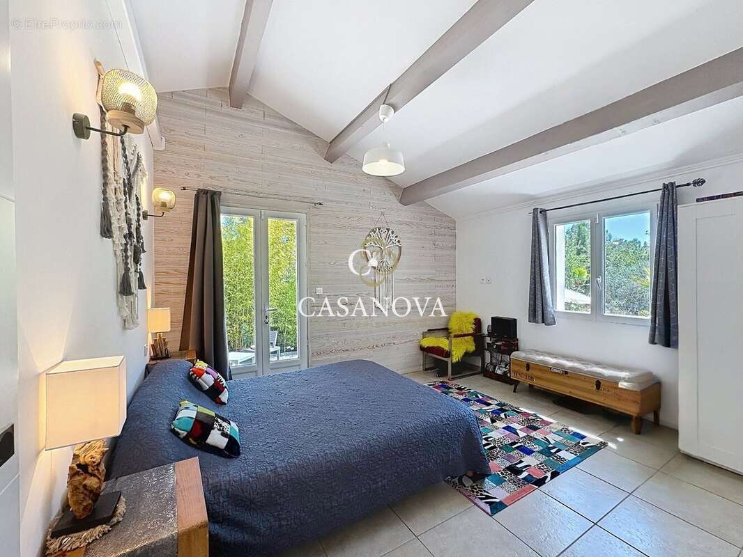 Proche de Gignac Deux habitations, appartement indépendant, deux piscines dans un cadre privilégié. - photo 7