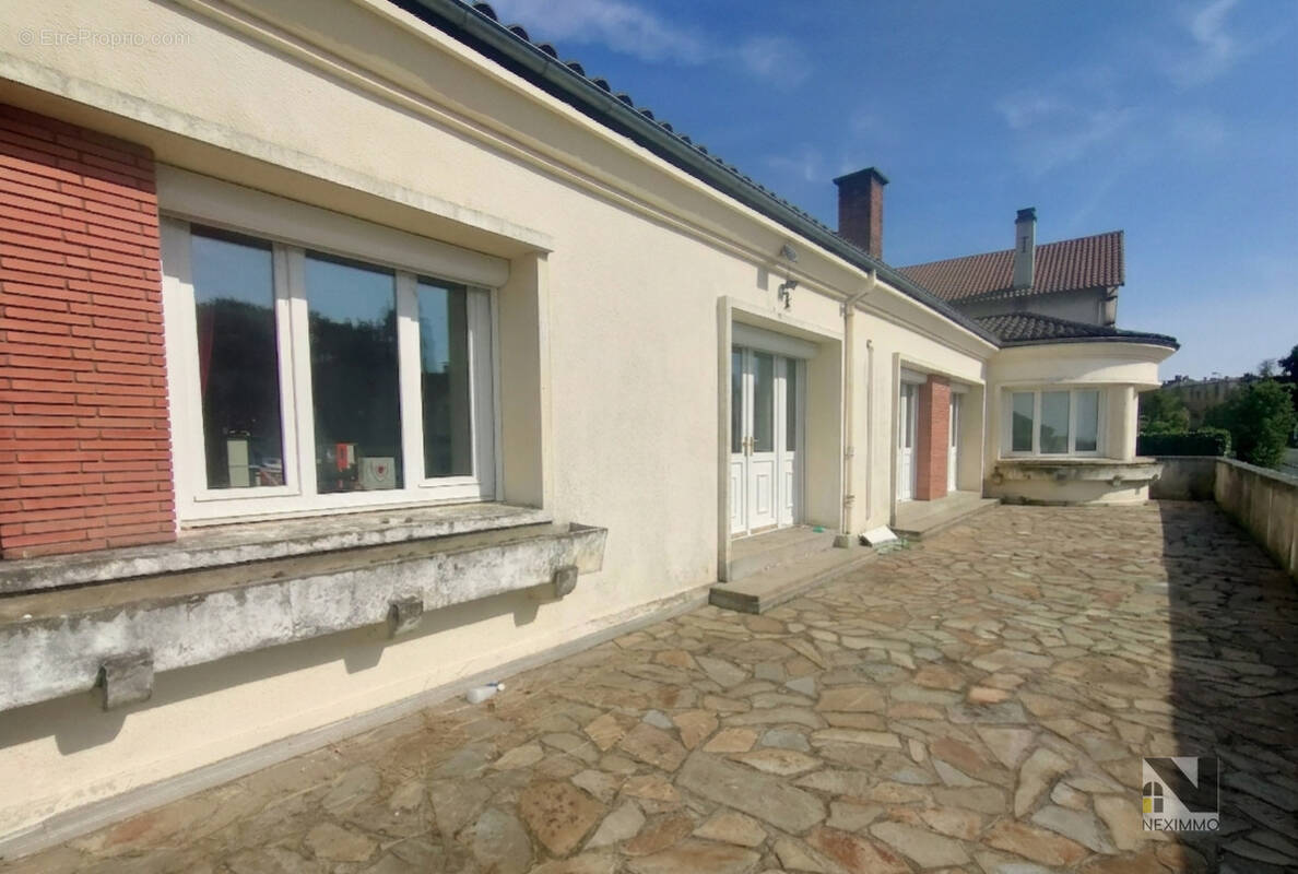 Maison à CHALUS