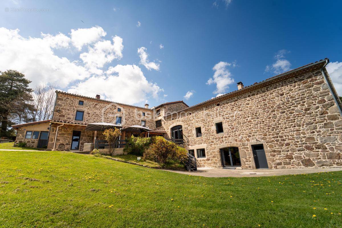 Maison à COLOMBIER