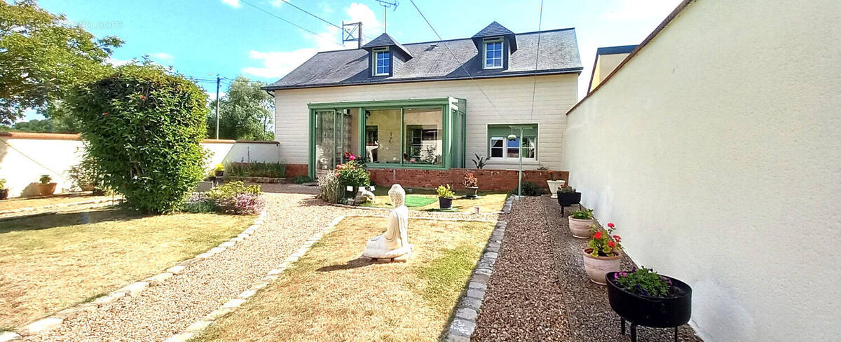 Maison à CHATEAUNEUF-SUR-SARTHE