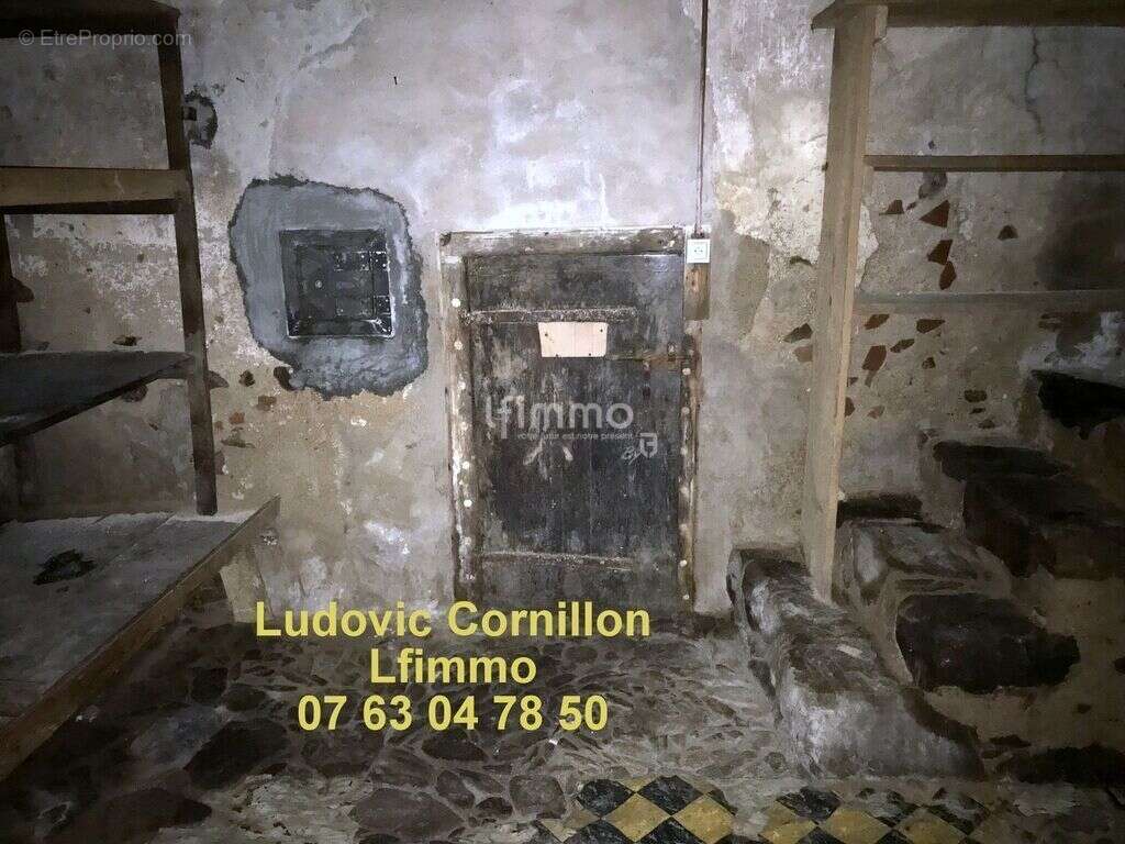 Maison à PIERRE-BUFFIERE