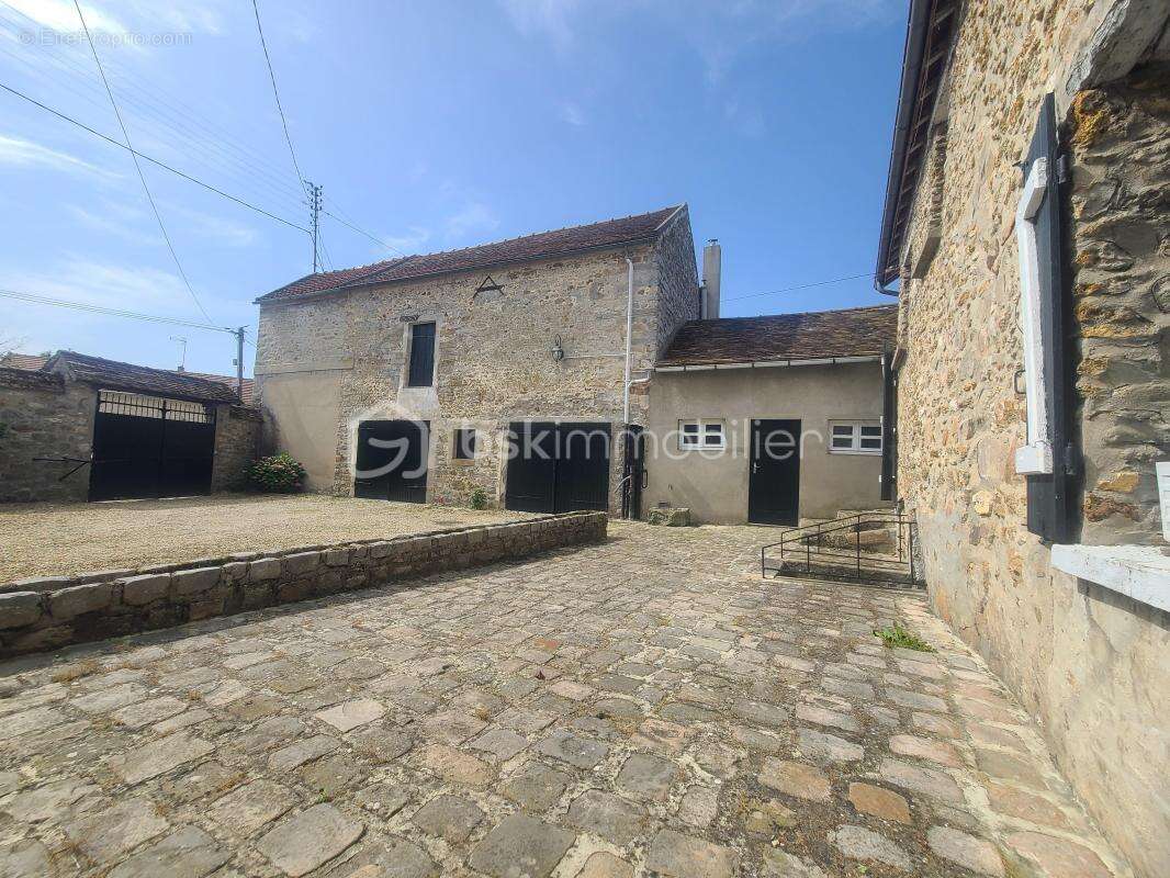 Maison à BOISSY-SOUS-SAINT-YON