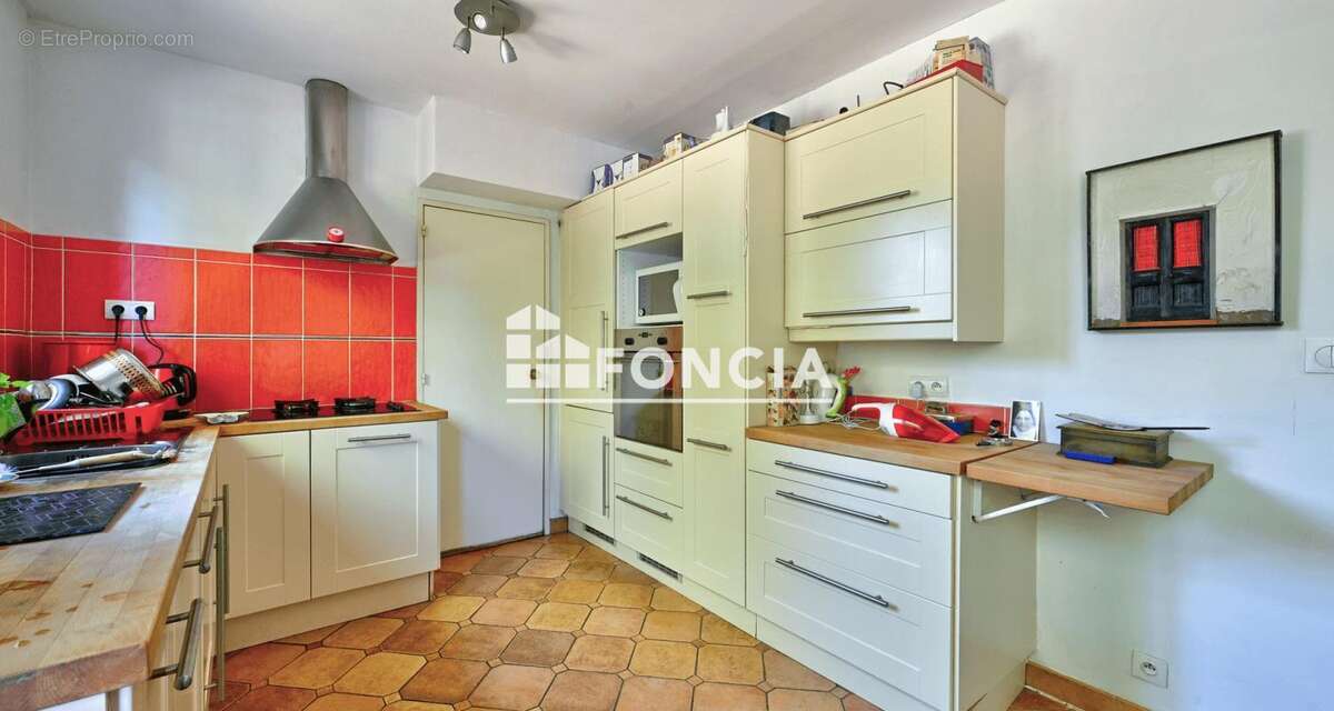 Maison 140 m² à Le Mesnil-Saint-Denis  - photo 3