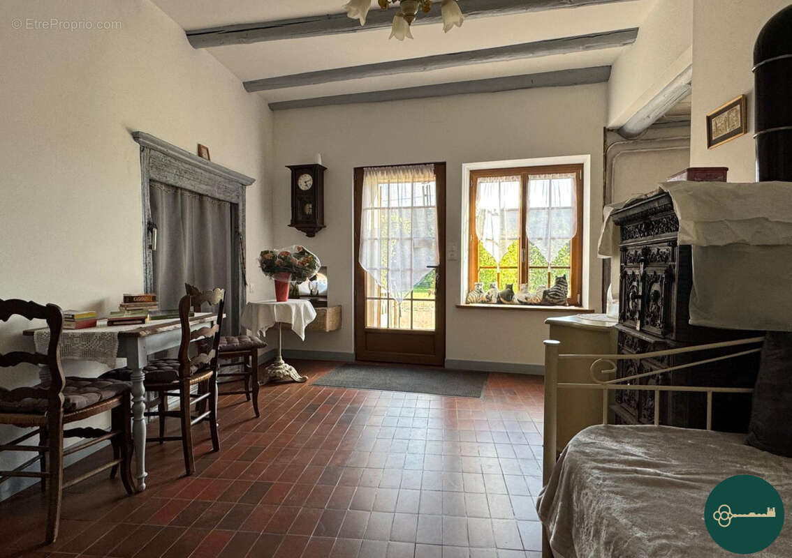 Maison à CHOLOY-MENILLOT