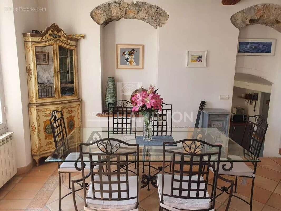 Maison à VALLAURIS
