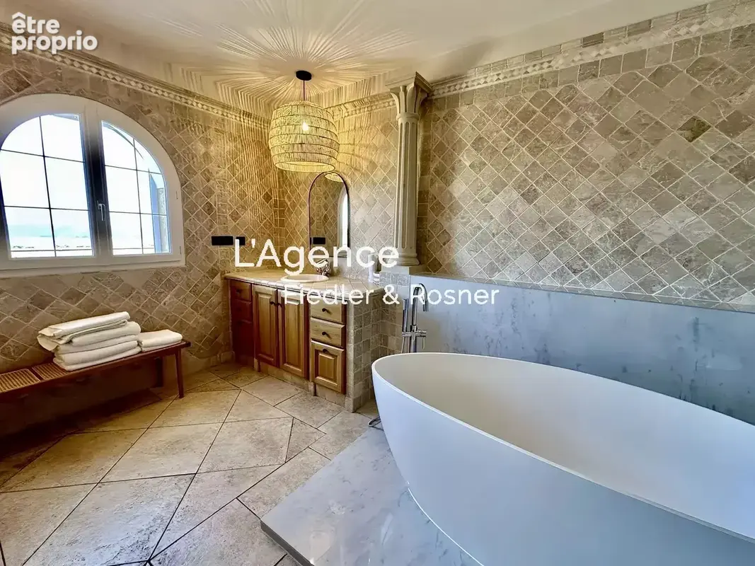 Ref 698 : grimaud - domaine securise - villa avec vue mer et helisurface - photo 23