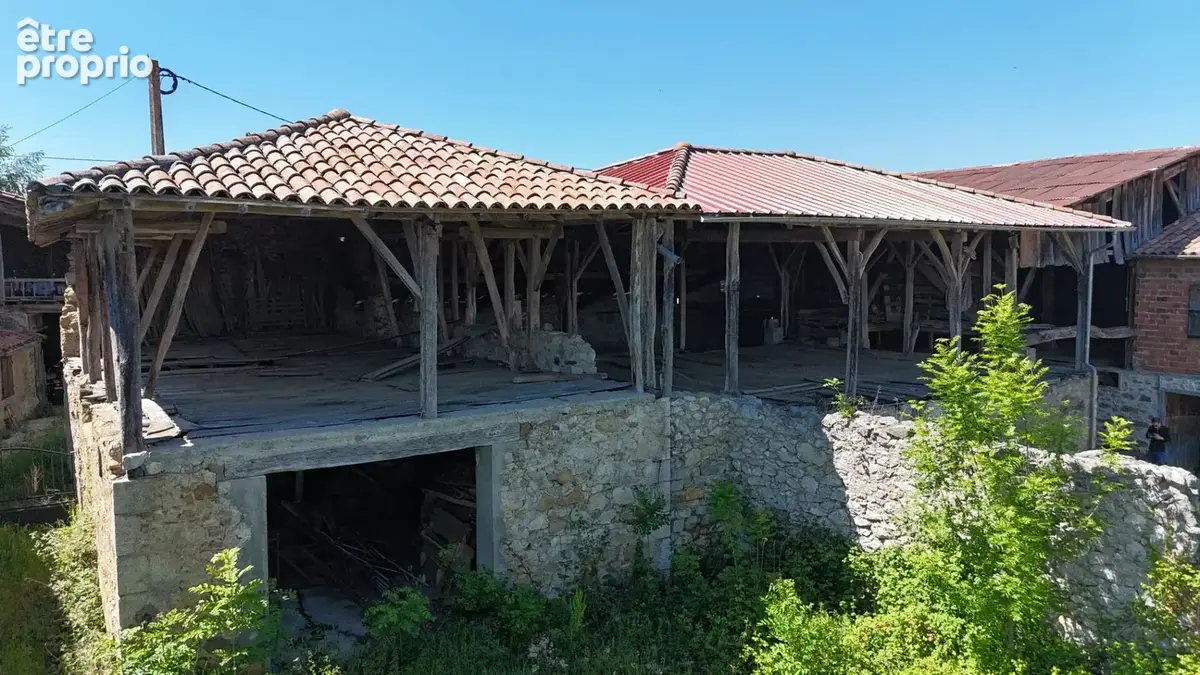 Magnifique corps de ferme 160 m2 avec 720 m2 de grange à rénover - - photo 5