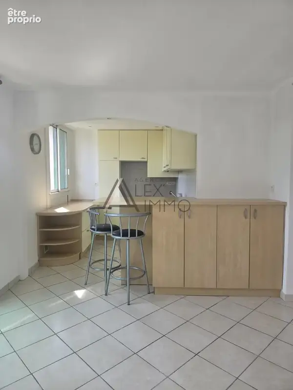 Appartement 3/4 pièces - 65,37 m2 - Marseille 12ème - 180.000 € - photo 4