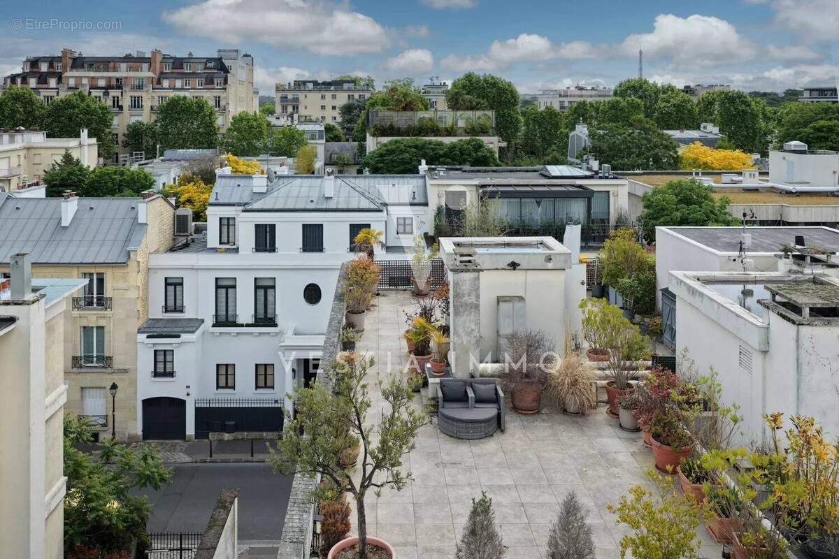 Appartement à NEUILLY-SUR-SEINE